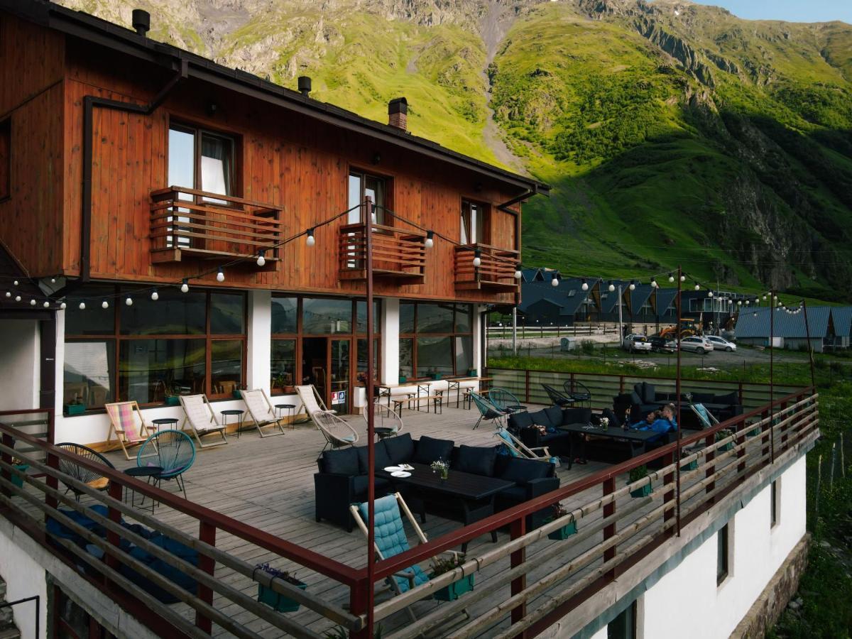 Alpenhaus Kazbegi Hotel & Restaurant Kültér fotó