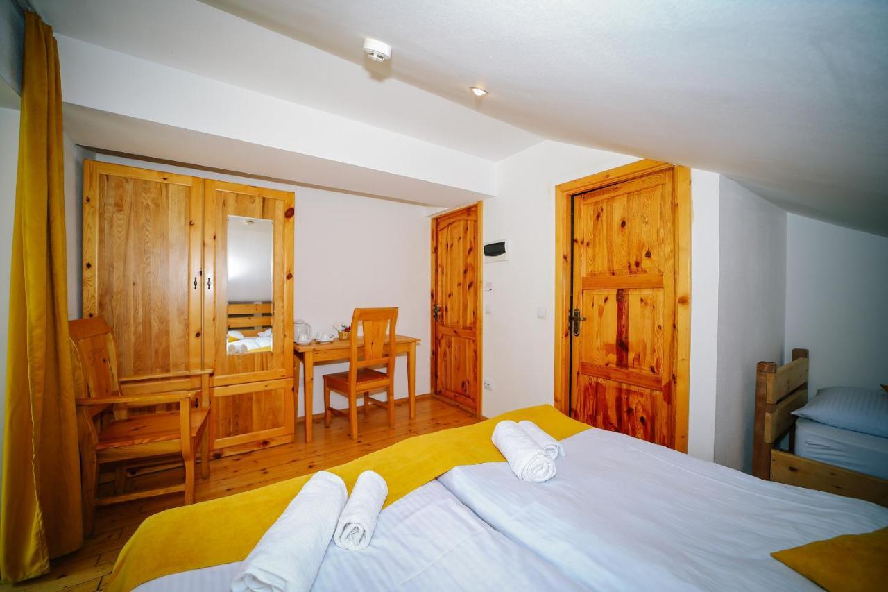 Alpenhaus Kazbegi Hotel & Restaurant Kültér fotó