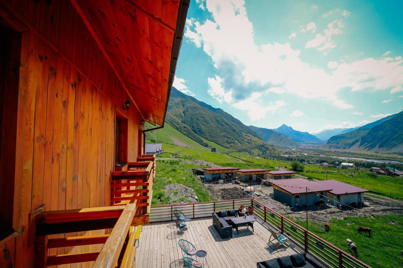 Alpenhaus Kazbegi Hotel & Restaurant Kültér fotó